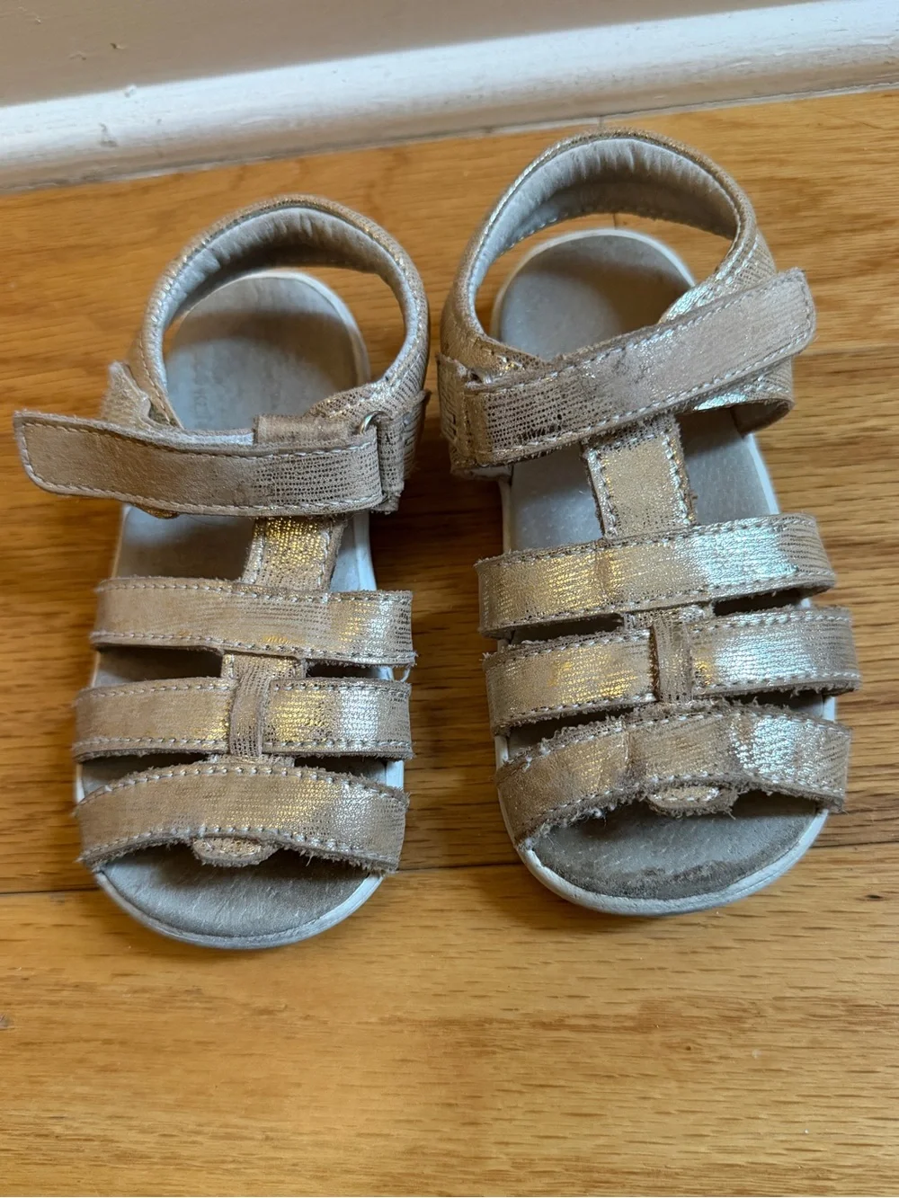 See Kai Run Felicity Metallic Gold Sandals Girls Size 9
